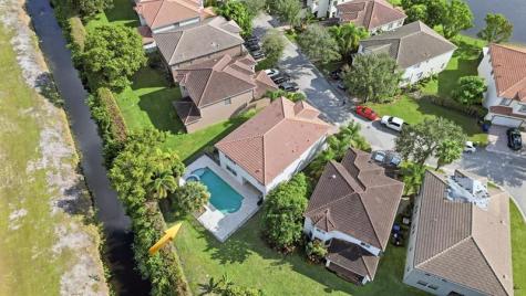 1085 Center Stone Lane Riviera Beach FL 33404
