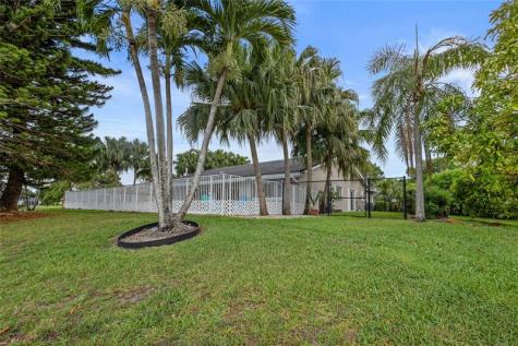7626 NW 87th Avenue Tamarac FL 33321