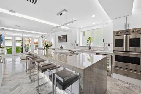 124 11TH Street Miami Beach FL 33139