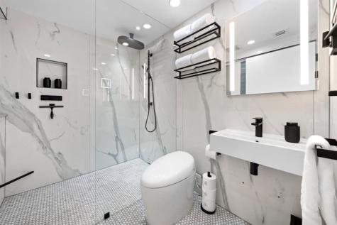 124 11TH Street Miami Beach FL 33139