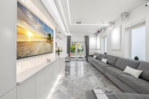 124 11TH Street Miami Beach FL 33139