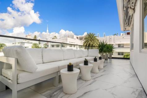 124 11TH Street Miami Beach FL 33139