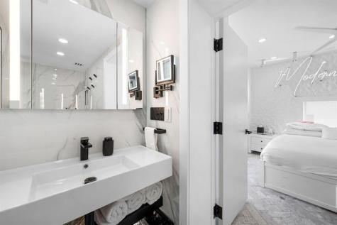 124 11TH Street Miami Beach FL 33139