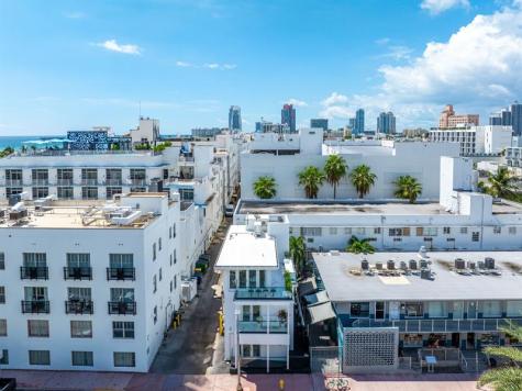 124 11TH Street Miami Beach FL 33139