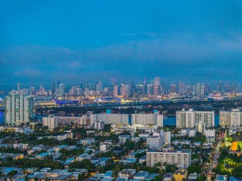 124 11TH Street Miami Beach FL 33139