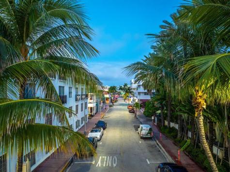124 11TH Street Miami Beach FL 33139