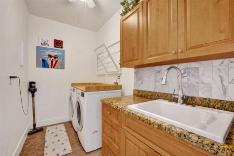 1733 NE 38th Street Oakland Park FL 33334