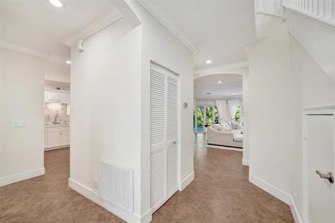 1733 NE 38th Street Oakland Park FL 33334