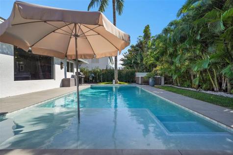 872 Appleby Street Boca Raton FL 33487