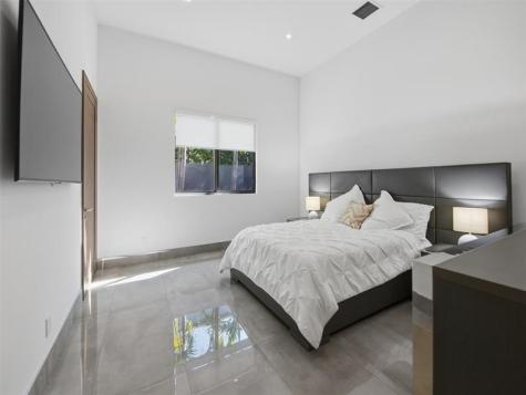 2213 NE 37th Drive Fort Lauderdale FL 33308