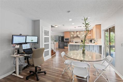 520 Sumter Avenue Davie FL 33325