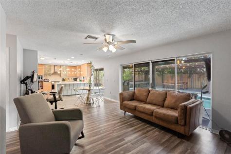 520 Sumter Avenue Davie FL 33325