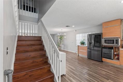 520 Sumter Avenue Davie FL 33325