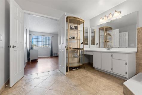 520 Sumter Avenue Davie FL 33325