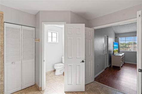 520 Sumter Avenue Davie FL 33325