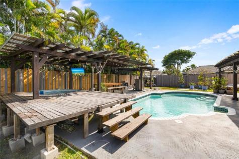 520 Sumter Avenue Davie FL 33325