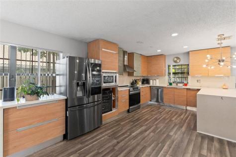 520 Sumter Avenue Davie FL 33325