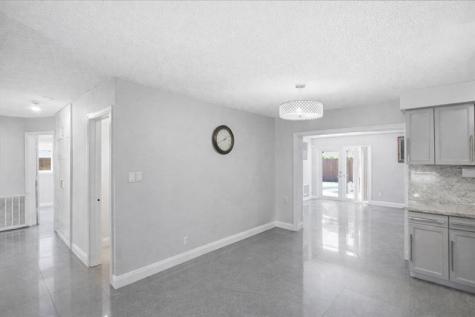 640 SW 68th Terrace Pembroke Pines FL 33023