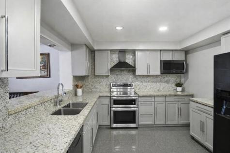640 SW 68th Terrace Pembroke Pines FL 33023