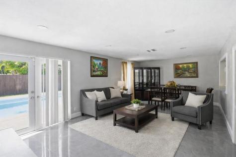 640 SW 68th Terrace Pembroke Pines FL 33023