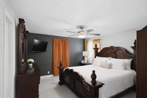 640 SW 68th Terrace Pembroke Pines FL 33023