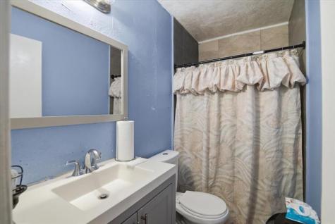640 SW 68th Terrace Pembroke Pines FL 33023