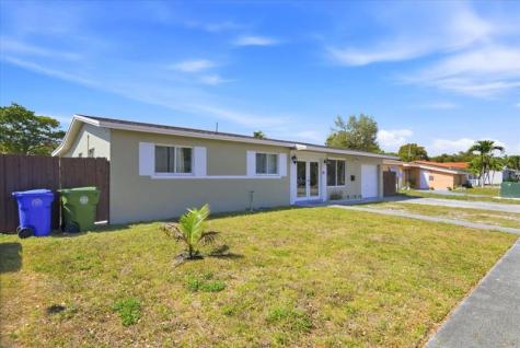 640 SW 68th Terrace Pembroke Pines FL 33023