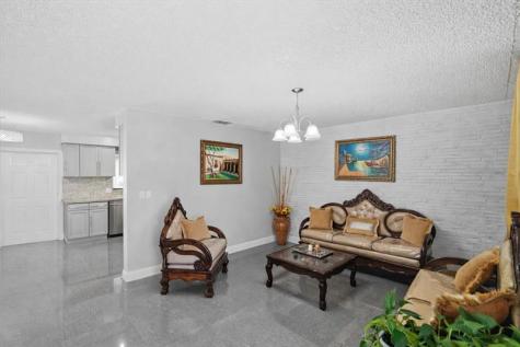 640 SW 68th Terrace Pembroke Pines FL 33023