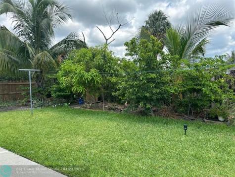 1618 W 26th Street Riviera Beach FL 33404