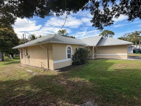 120 SW Bedford Road Port St Lucie FL 34953