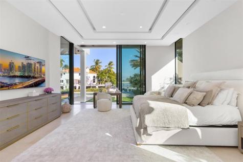 100 Royal Palm Drive Fort Lauderdale FL 33301