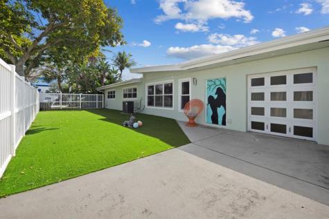 2675 NE 24th Street Lighthouse Point FL 33064