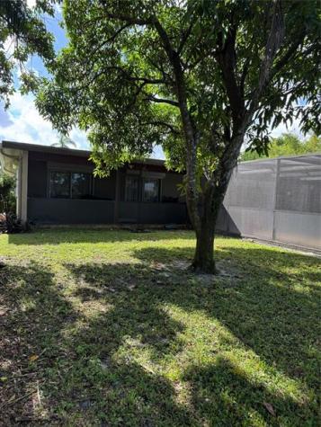 936 W Tropical Way Plantation FL 33317