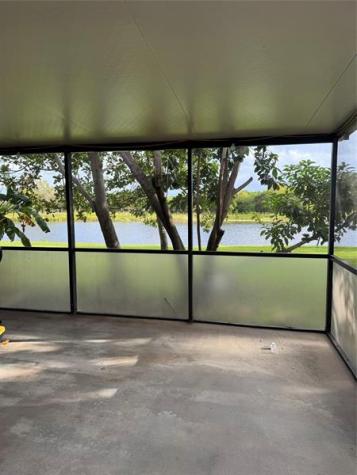 936 W Tropical Way Plantation FL 33317