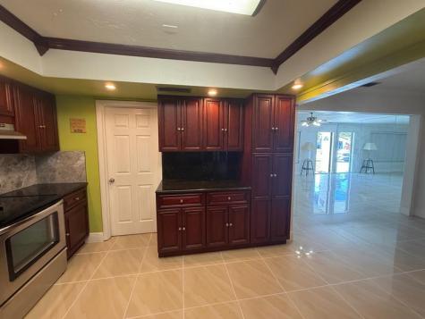 2070 NW 84th Terrace Pembroke Pines FL 33024