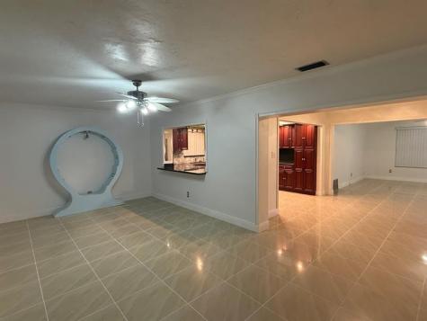 2070 NW 84th Terrace Pembroke Pines FL 33024