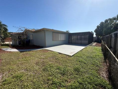 2070 NW 84th Terrace Pembroke Pines FL 33024