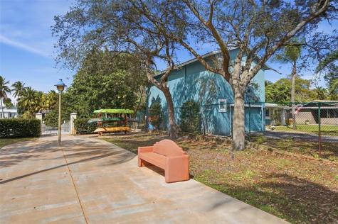 649 NW 30th Street Wilton Manors FL 33311