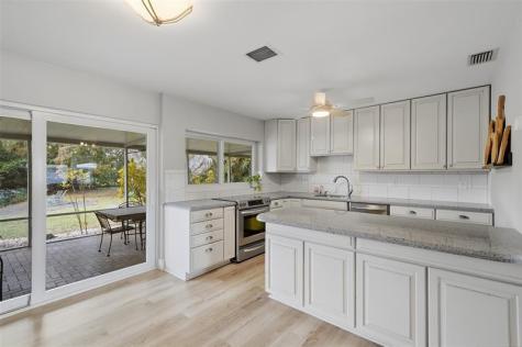 649 NW 30th Street Wilton Manors FL 33311