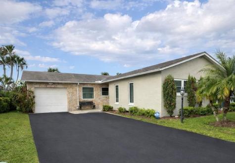 7203 Pine Manor Drive Lake Worth FL 33467