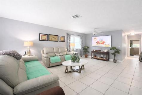 7203 Pine Manor Drive Lake Worth FL 33467
