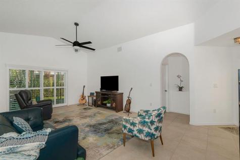 18921 NW 10 Street Pembroke Pines FL 33029