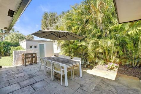 401 NE 49th Street Oakland Park FL 33334