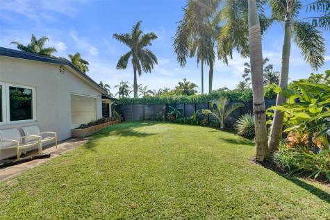401 NE 49th Street Oakland Park FL 33334