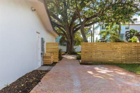 424 NE 2nd Street Pompano Beach FL 33060