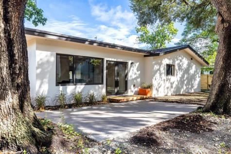 424 NE 2nd Street Pompano Beach FL 33060