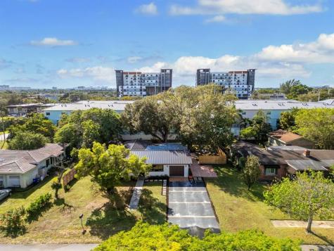 424 NE 2nd Street Pompano Beach FL 33060