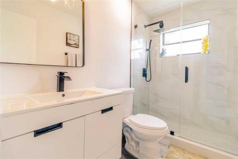 2515 NE 207th Street Miami FL 33180