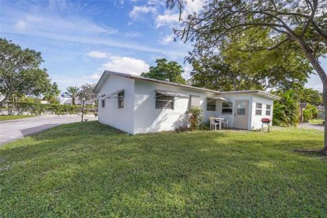 2617 SW Natura Avenue Deerfield Beach FL 33441