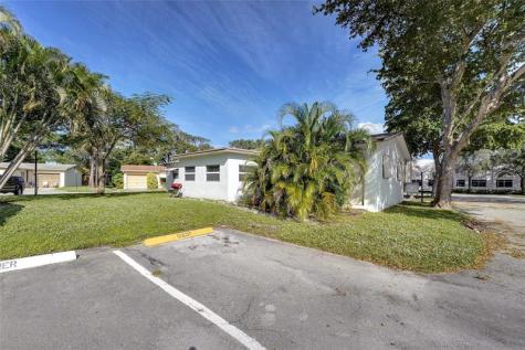 2617 SW Natura Avenue Deerfield Beach FL 33441
